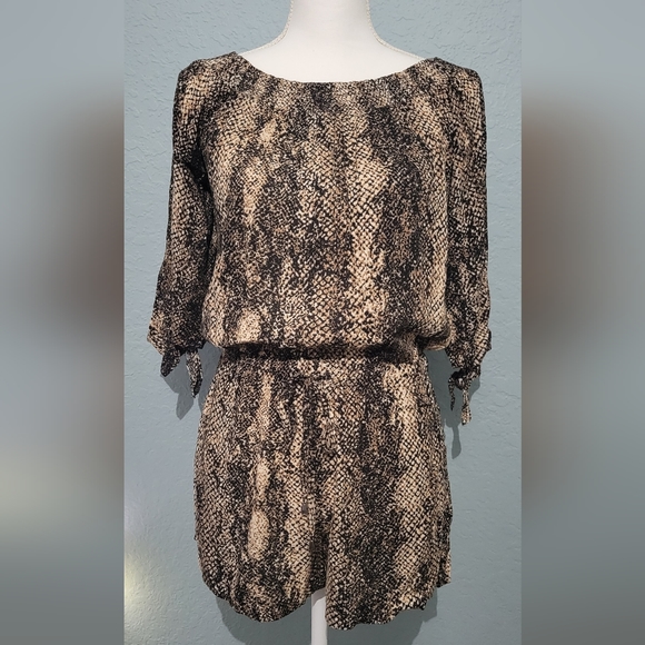 Kye Mi Snakeskin Print Romper NWT - Picture 2 of 12